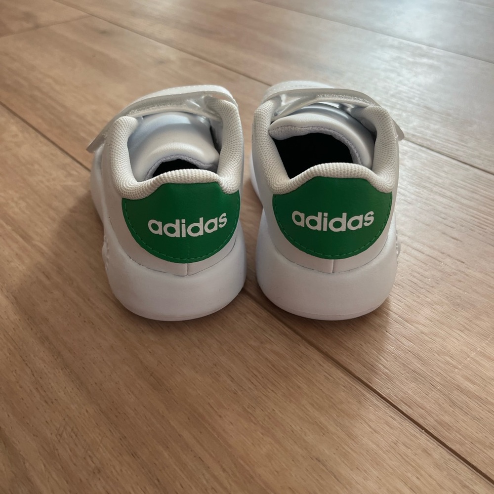 New Adidas Toddler 8T White and Green Sneakers